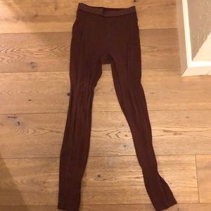 Vintage maroon lululemon leggings!!
